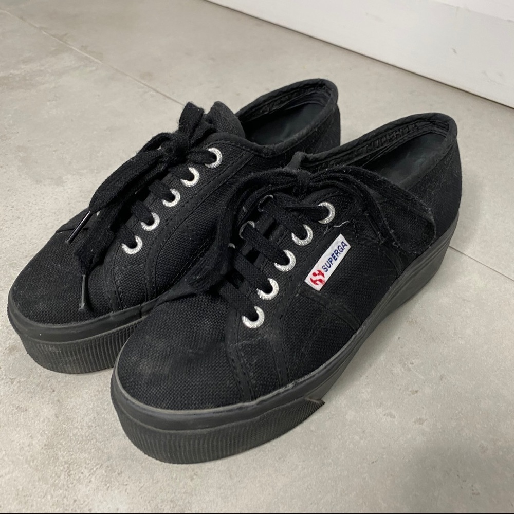 SUPERGA BLACK PLATFORM SNEAKERS